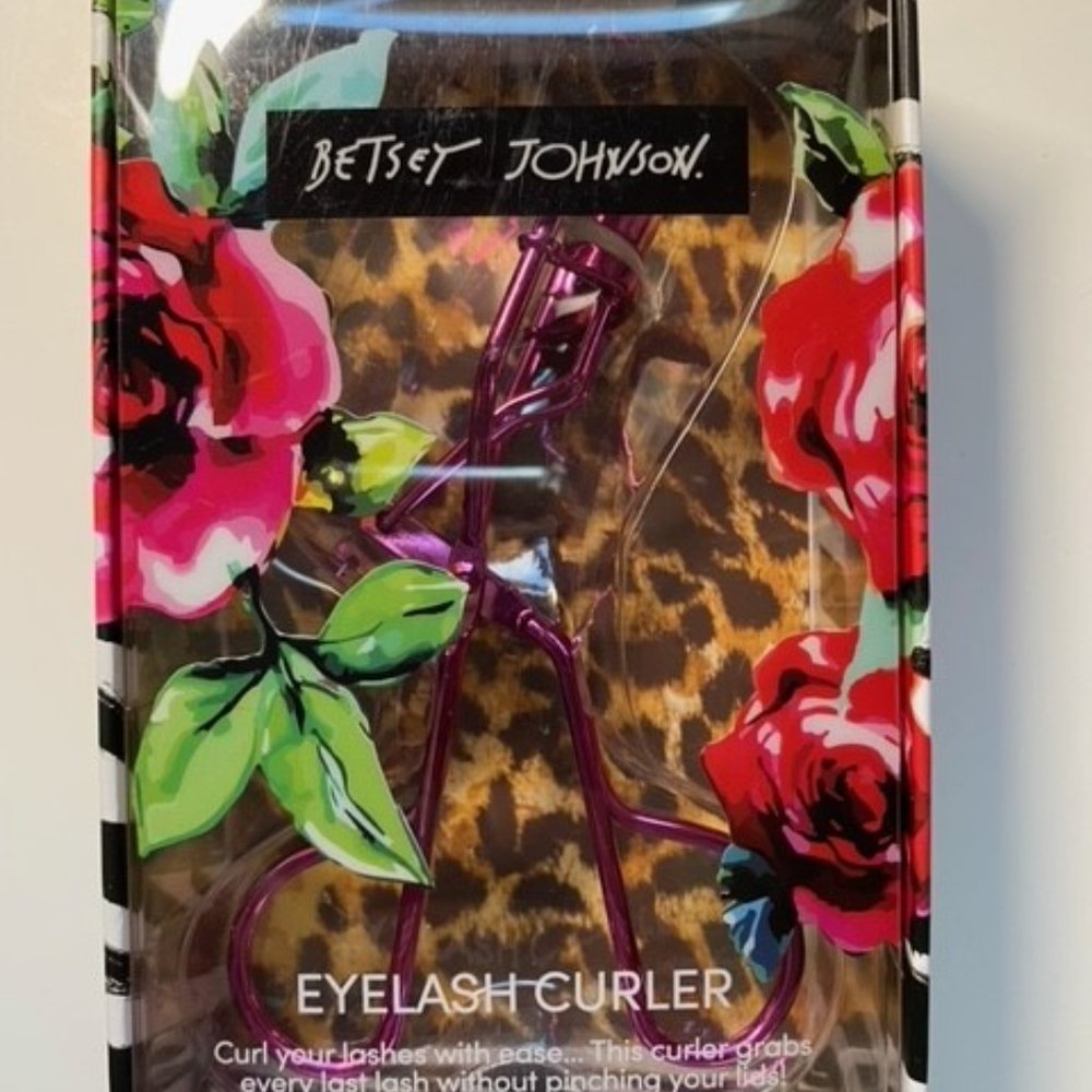 Betsey Johnson Eylelash Curler